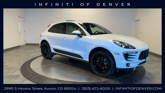 2017 Porsche Macan AWD photo