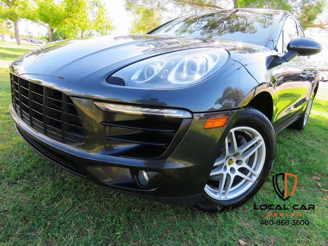 2017 Porsche Macan AWD photo