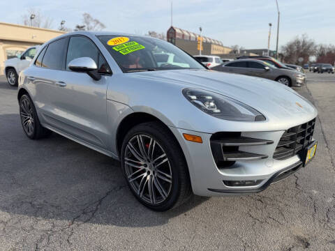 2017 Porsche Macan Turbo AWD photo