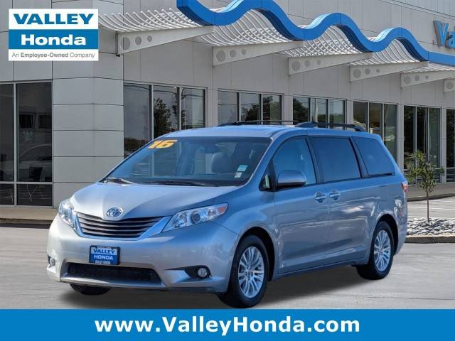 2016 Toyota Sienna XLE FWD photo