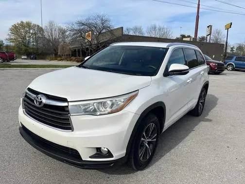 2016 Toyota Highlander XLE FWD photo