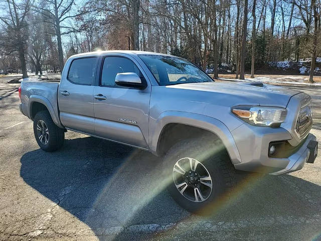 2016 Toyota Tacoma TRD Sport 4WD photo