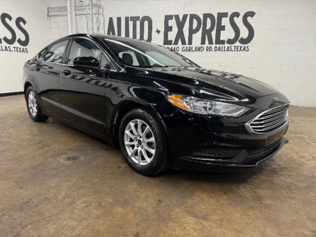 2017 Ford Fusion S FWD photo