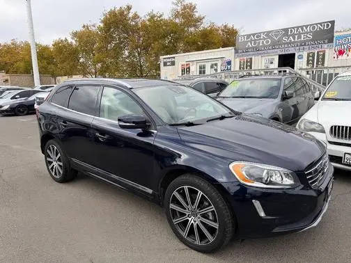 2016 Volvo XC60 T5 Drive-E Platinum FWD photo