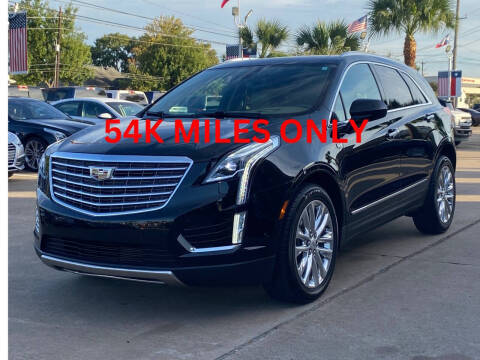 2017 Cadillac XT5 Platinum AWD AWD photo