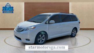 2016 Toyota Sienna  FWD photo