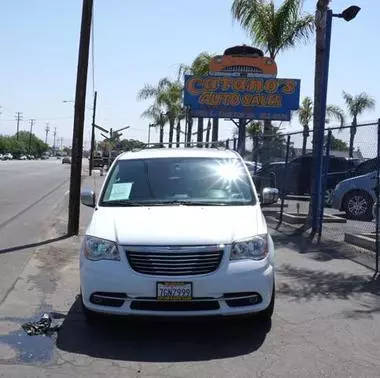 2015 Chrysler Town and Country Touring-L FWD photo