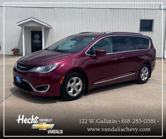 2017 Chrysler Pacifica Minivan Touring-L Plus FWD photo