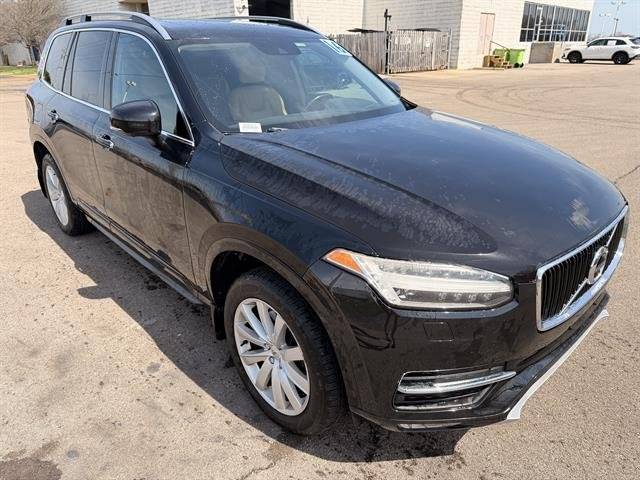 2016 Volvo XC90 T6 Momentum AWD photo