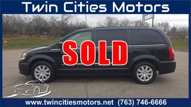 2016 Chrysler Town and Country Touring FWD photo