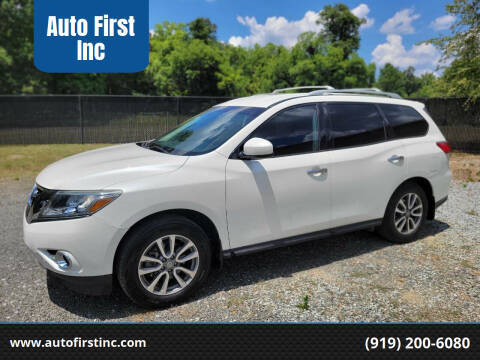 2016 Nissan Pathfinder SV 4WD photo