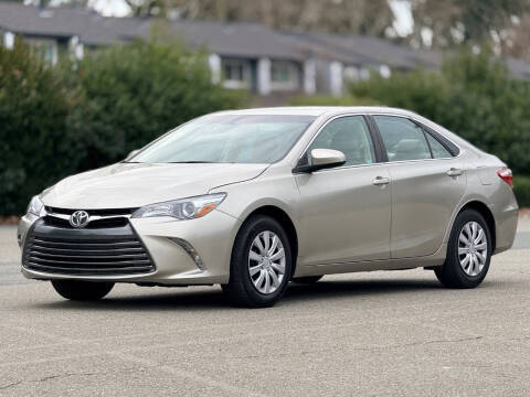 2017 Toyota Camry LE FWD photo