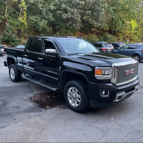 2016 GMC Sierra 2500HD Denali 4WD photo