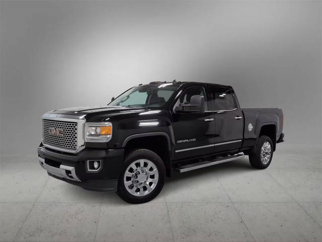 2015 GMC Sierra 2500HD Denali 4WD photo