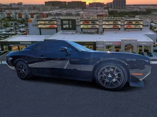 2016 Dodge Challenger 392 Hemi Scat Pack Shaker RWD photo