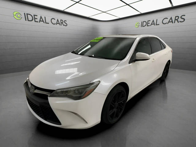 2017 Toyota Camry XSE V6 FWD photo