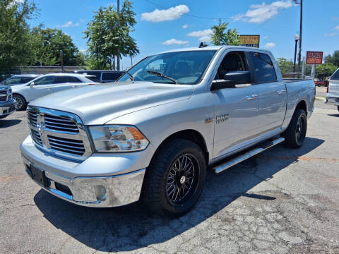 2016 Ram 1500 Big Horn RWD photo