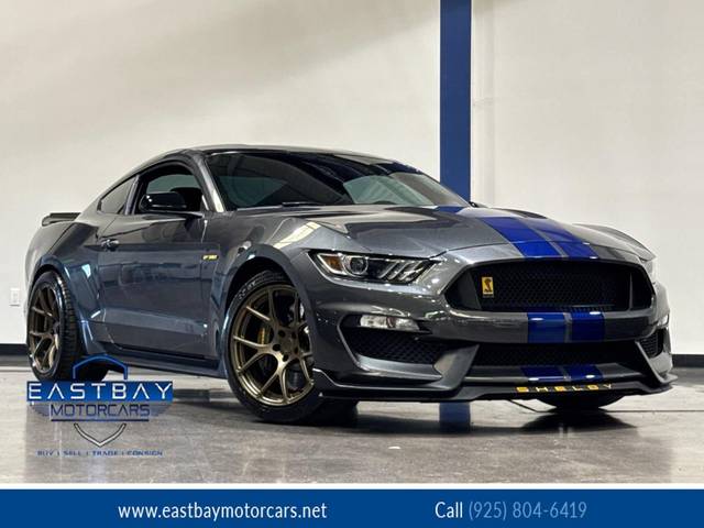2016 Ford Mustang RWD photo