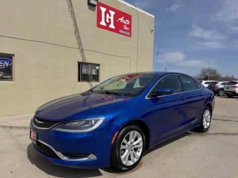 2015 Chrysler 200 Limited FWD photo