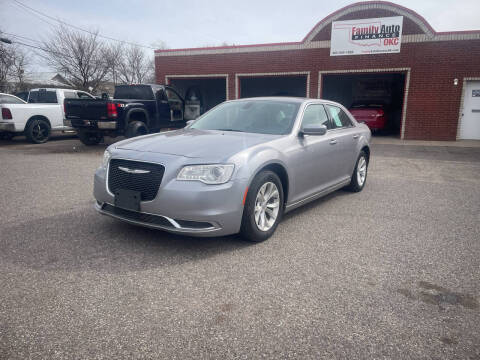 2015 Chrysler 300 Limited RWD photo