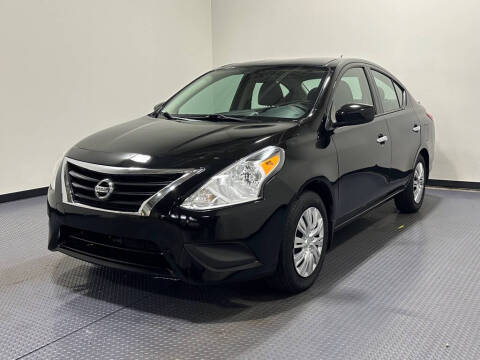 2016 Nissan Versa SV FWD photo