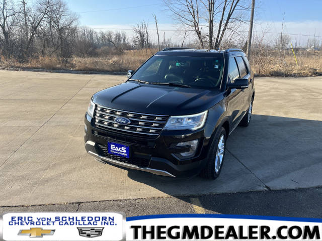 2017 Ford Explorer XLT 4WD photo