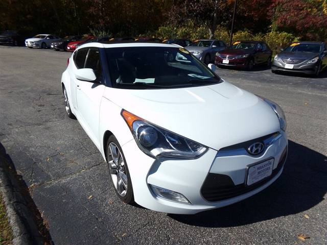 2016 Hyundai Veloster  FWD photo
