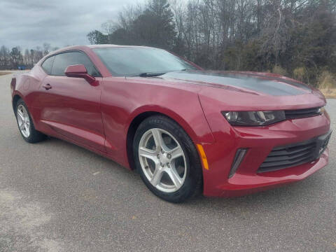 2017 Chevrolet Camaro 1LT RWD photo