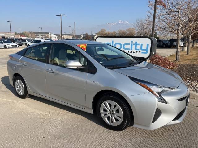 2016 Toyota Prius Two FWD photo