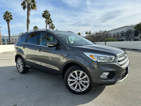 2017 Ford Escape Titanium 4WD photo