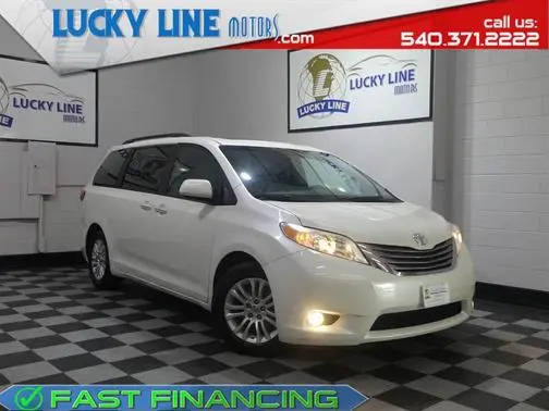 2016 Toyota Sienna XLE FWD photo