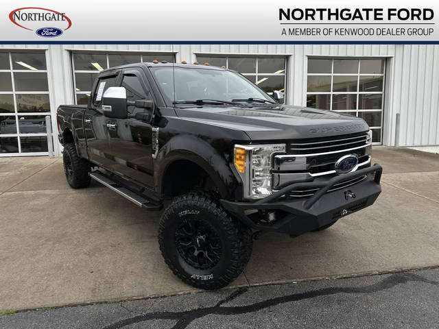 2017 Ford F-250 Super Duty Lariat 4WD photo