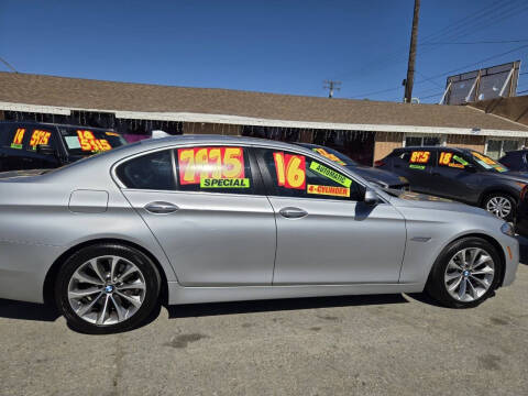 2016 BMW 5 Series 528i RWD photo