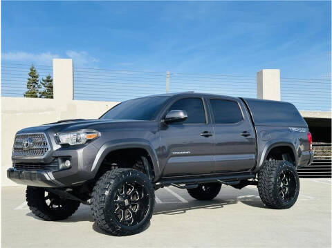 2016 Toyota Tacoma TRD Sport 4WD photo