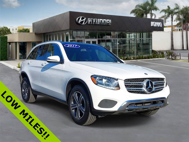 2017 Mercedes-Benz GLC-Class GLC 300 RWD photo