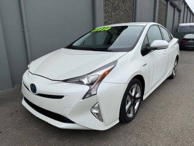 2016 Toyota Prius Four Touring FWD photo