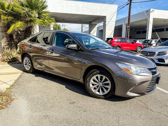 2017 Toyota Camry LE FWD photo