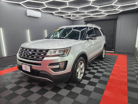 2016 Ford Explorer XLT 4WD photo