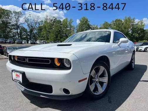 2016 Dodge Challenger SXT RWD photo