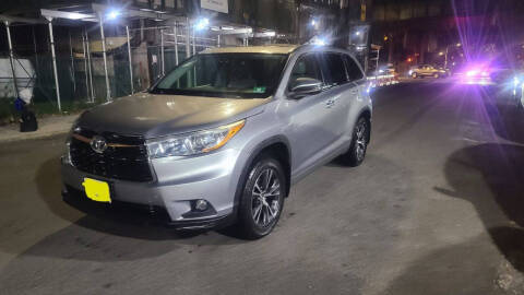 2016 Toyota Highlander XLE AWD photo
