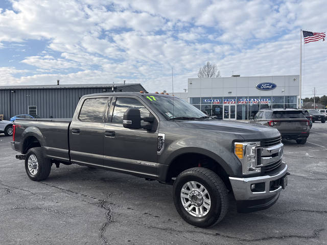 2017 Ford F-350 Super Duty XLT 4WD photo
