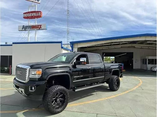 2016 GMC Sierra 2500HD Denali 4WD photo