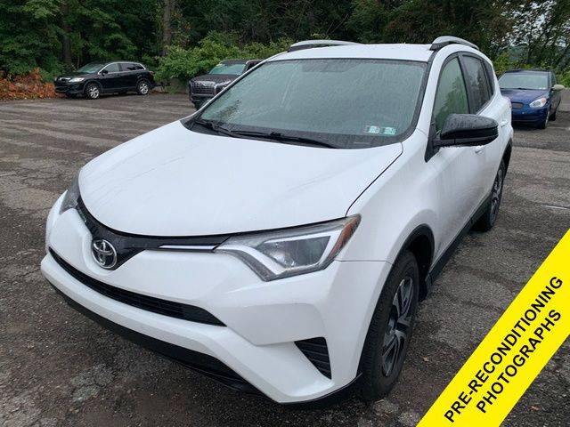 2016 Toyota RAV4 LE AWD photo