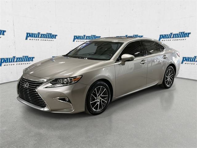 2016 Lexus ES  FWD photo
