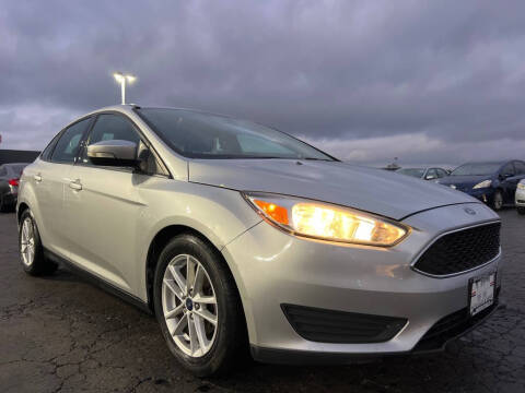 2016 Ford Focus SE FWD photo