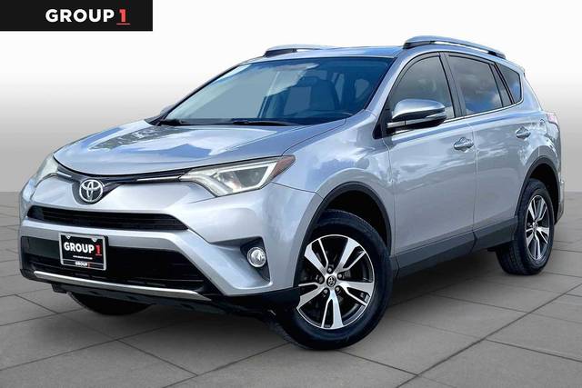 2016 Toyota RAV4 XLE FWD photo