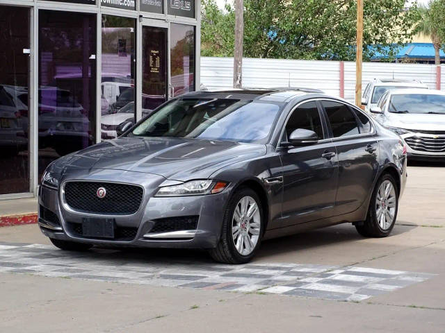 2017 Jaguar XF 35t Premium RWD photo
