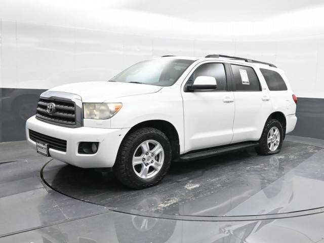 2016 Toyota Sequoia SR5 RWD photo