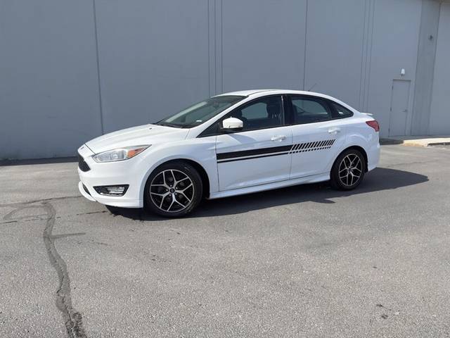 2016 Ford Focus SE FWD photo