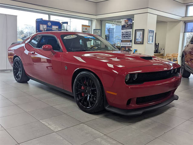 2016 Dodge Challenger SRT Hellcat RWD photo